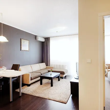 Carrera Apartamento *