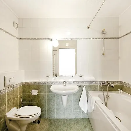 Carrera Apartamento *